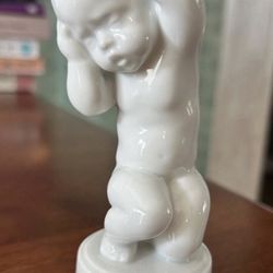 Vintage Porcelain Figure. 