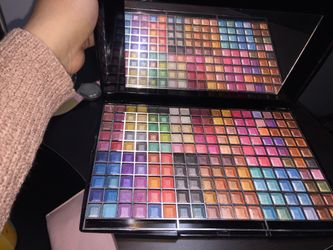 Eyeshadow palette