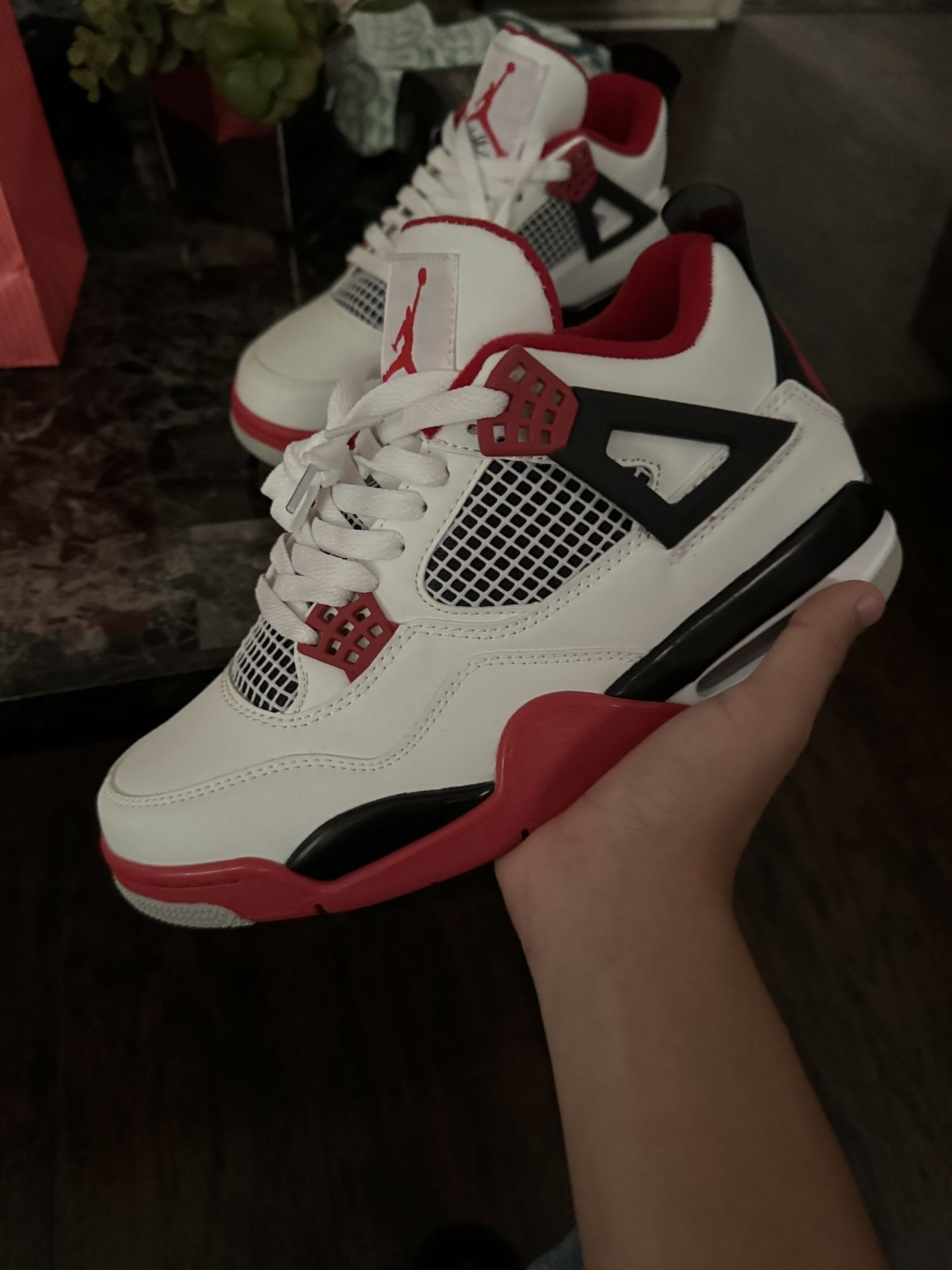 Jordan 4 8.5