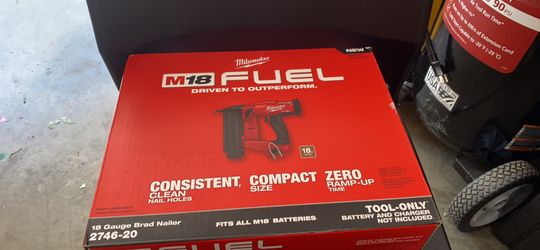 Milwaukee M18 FUEL 18-Volt Lithium-Ion Brushless Cordless Gen II 18-Gauge Brad Nailer (Tool-Only)solo herramienta