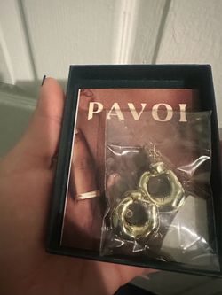Pavoi Earrings