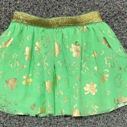 Girls 18 month st Patrick’s day Shimmery gold shamrock tulle skirt 