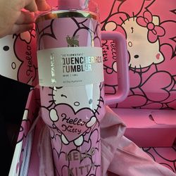 Hello Kitty 40 Oz Stanley