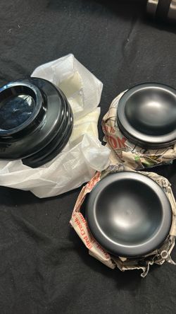 Piano caster cups