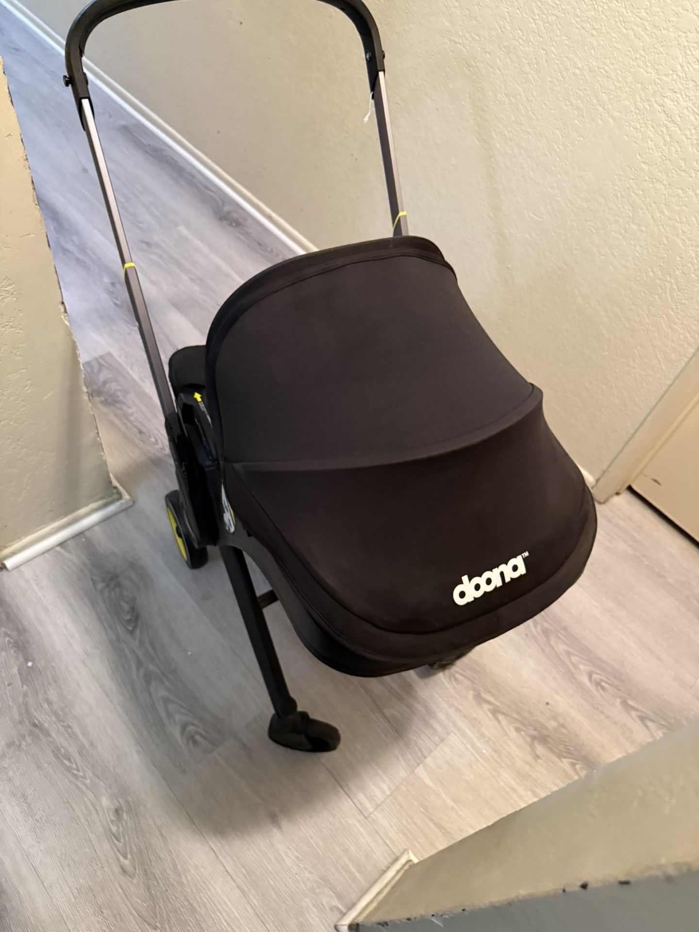  Doona Infant Car Seat & Stroller