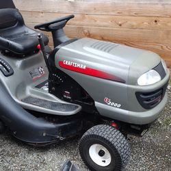 Craftsman Riding Lawn Mower With Grass Catcher
