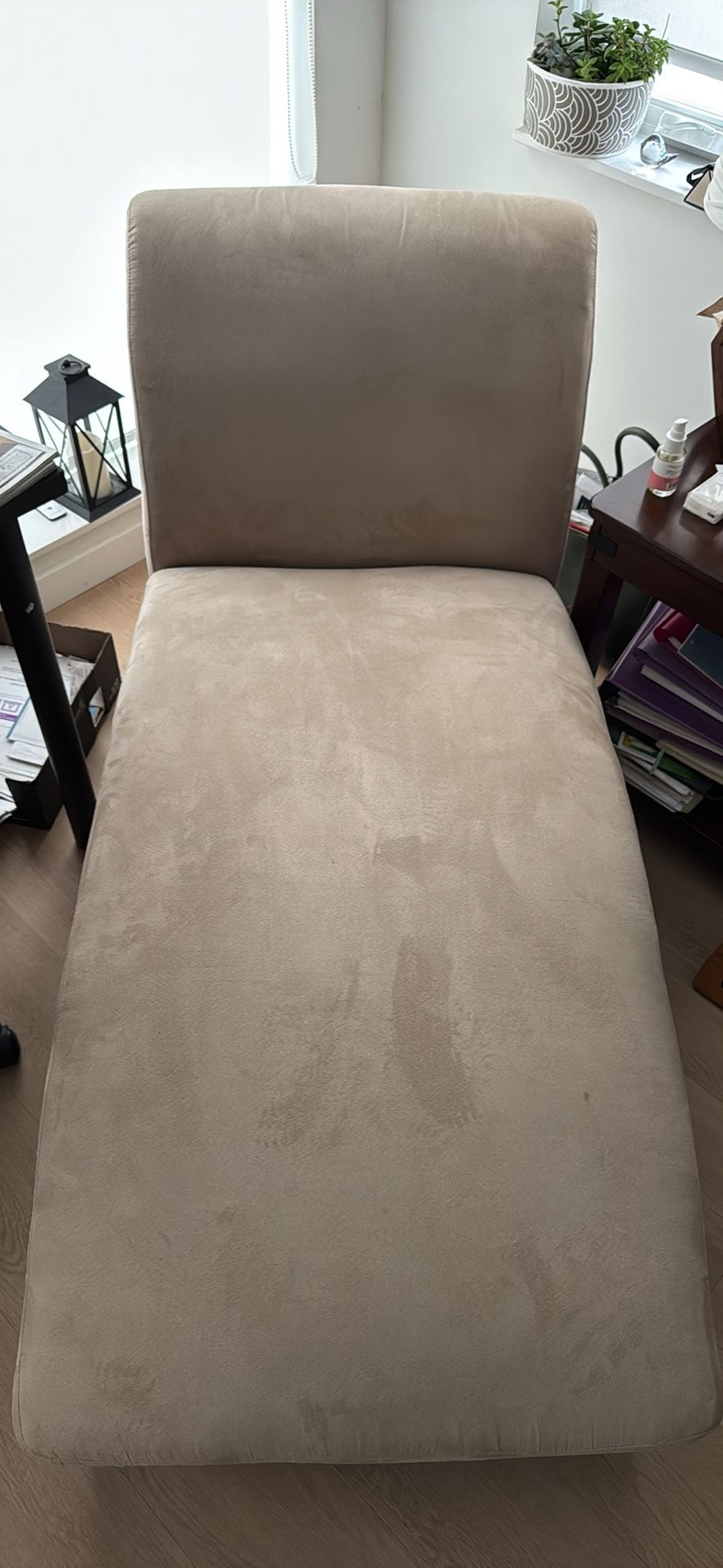 Tan/Beige Chaiseg