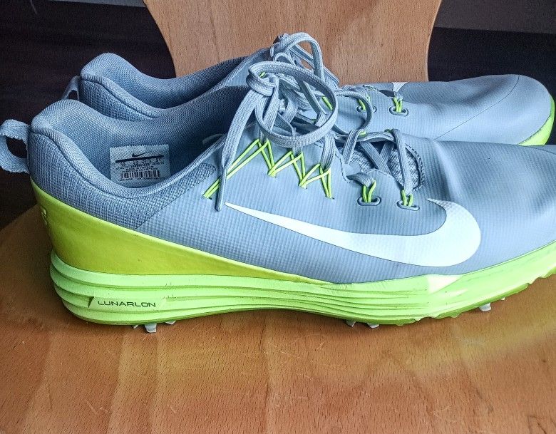 Nike men's Size 13 Lunalon Golf Shoes