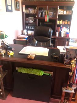 Furniture: Office Desk, Chair & Display Case/Hutch