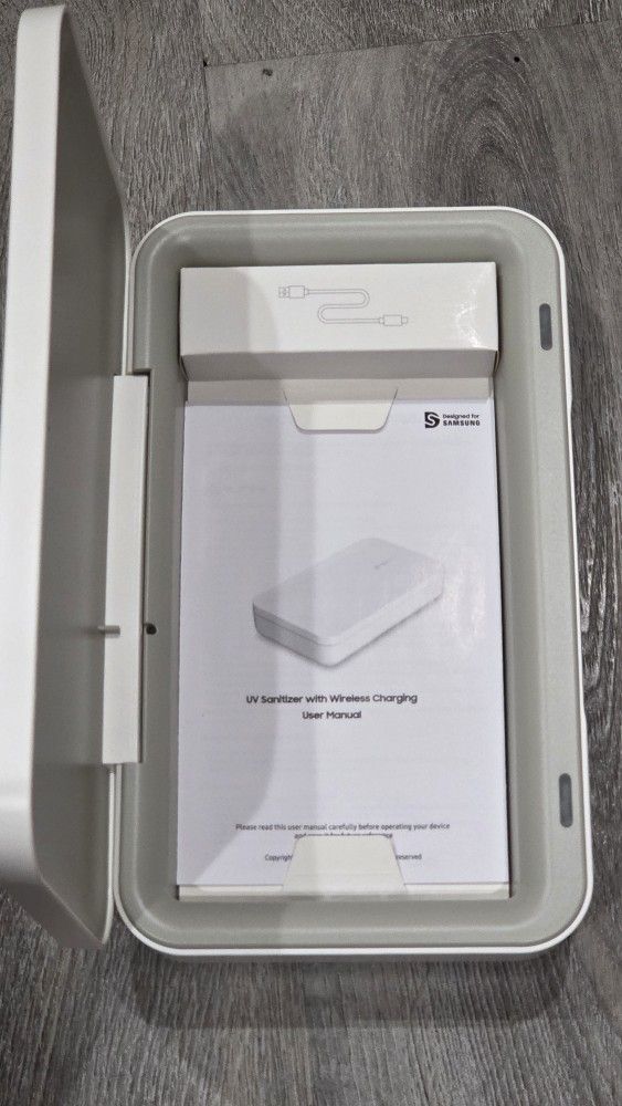 Uv Sanitizer With wireless charging 