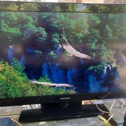 40"SAMSUNG 1080P TV WITH ROKU STREAMING STICK AND REMOTES $120 FINAL PRICE 