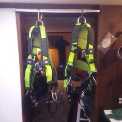  2 Honeywell  Miller H500's Full Body Harness