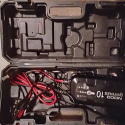 Hammerhead HH1900 Smart Charger. NOCO G10 