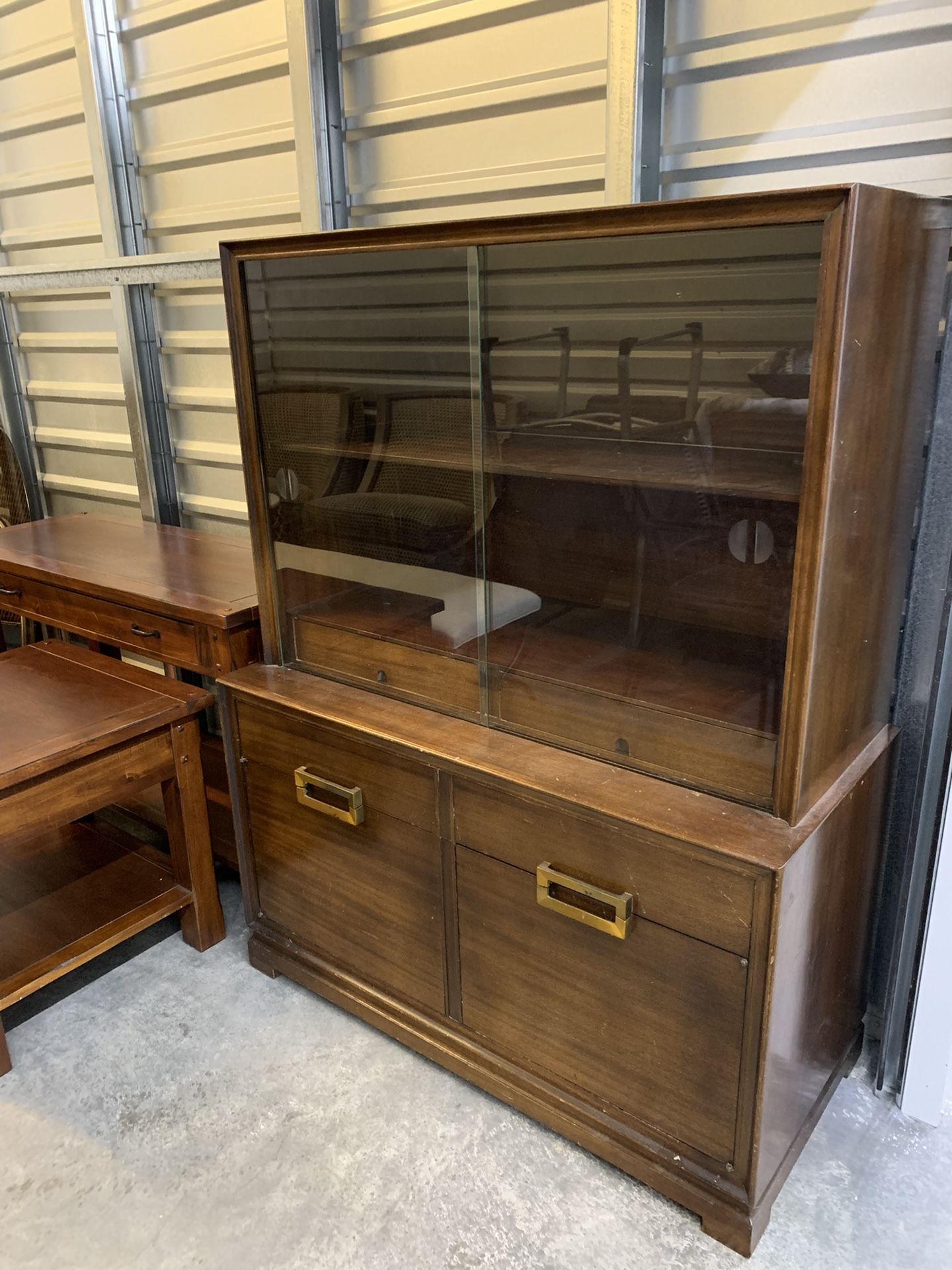 Red Lion Buffet Cabinet Hutch