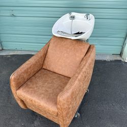 💈 Shampoo Backwash Chair – Great Look – Some Cracks (As Is)