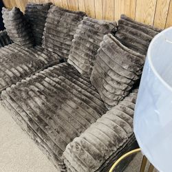 Cozy Stylish Couch! 
