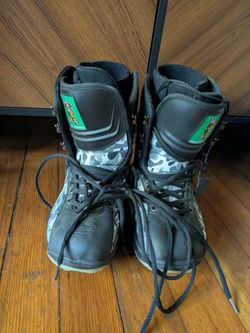 Used World Industries  Boots size 7