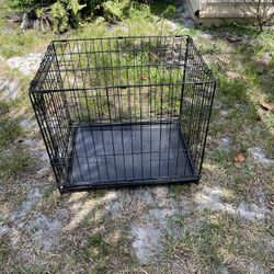 Dog Crate 24”W X 17”1/2D X 20”H In Good Condition $40