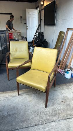 Mid-Century Modern Armchairs – Set of 2