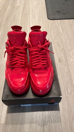 10.5 Jordan 4’s