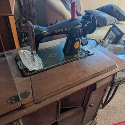 Singer Sewing Machine With Cabinet1950 Includes Cabinet