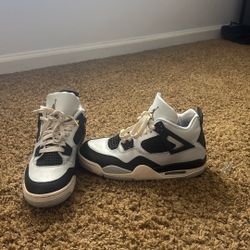 Retro Jordan 4’s