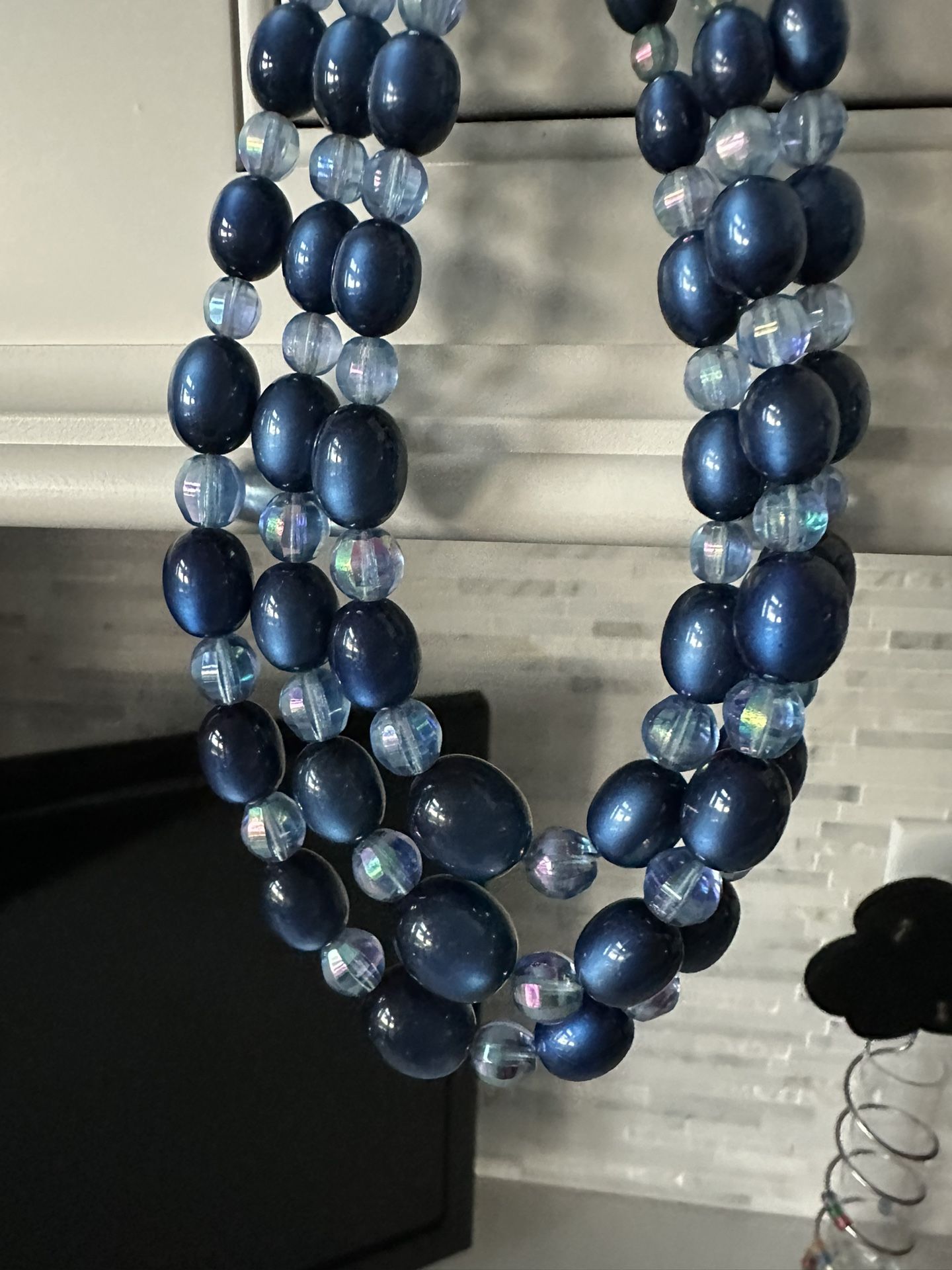 Necklace Vintage Triple Stranded Choker