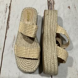 NWOT LILIANA SENSA DOUBLE STRAP RAFFIA WEDGE SANDAL