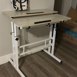 Table With Adjustable Height