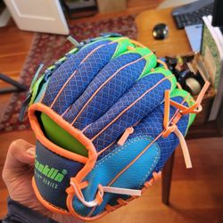 Right Handed Franklin 9.5" Baseball Glove 