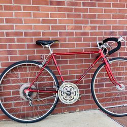 SCHWINN ROAD BIKE. Vintage ,tire 27
