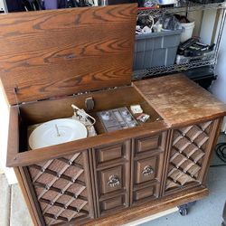 Vintage Zenith Stereo Phonograph - Not Working Properly