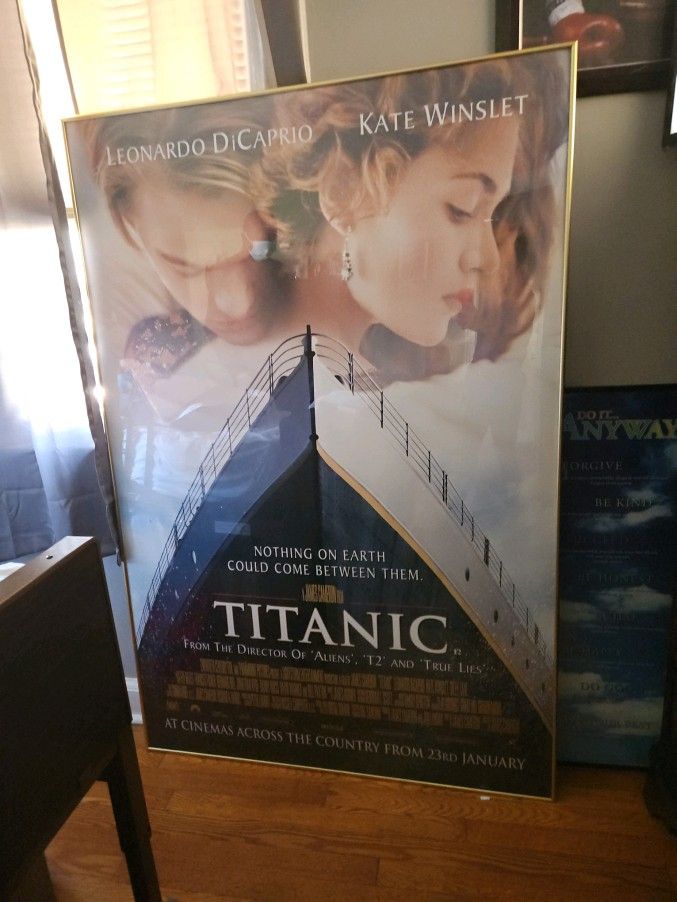 TITANIC  L eonardo DI Caprio and Kate.Framed Poster