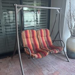 Porch swing