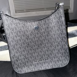 Purse (Michael Kors)