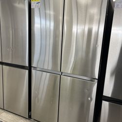 29 cu. ft. Smart 4-Door Flex™ Refrigerator with AutoFill Water Pitcher and Dual Ice Maker in Stainless Steel