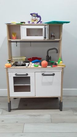 Play Kitchen Wood Material For Toddlers 
