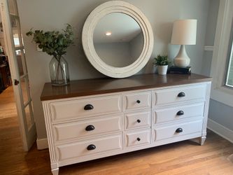 BEAUTIFUL 9 Drawer West Michigan Furniture Co Dresser.  Solid wood. Rustic refinish.