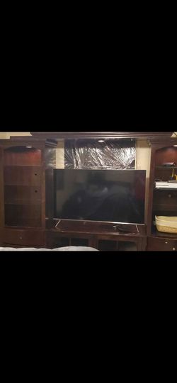 Free TV stand