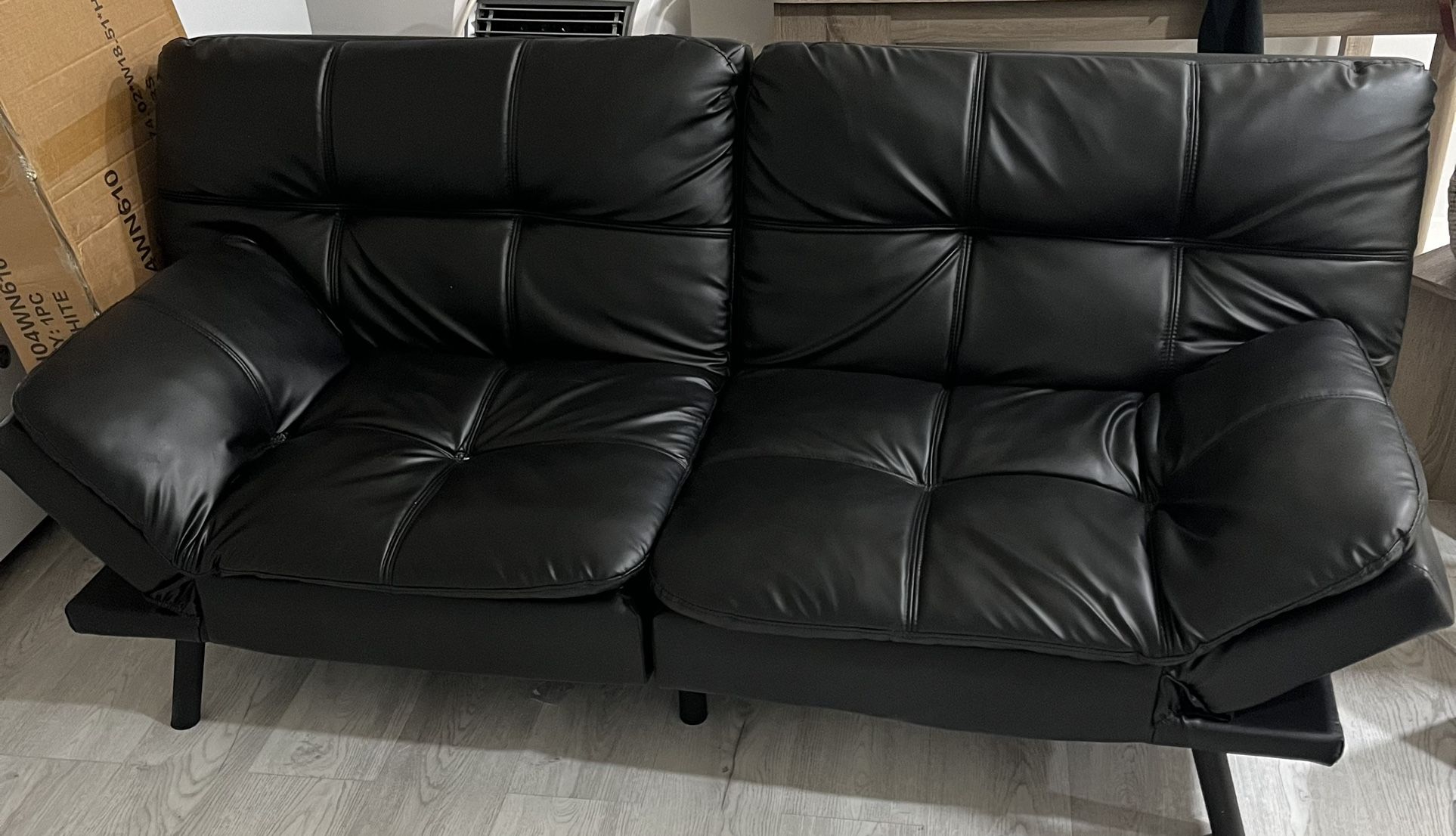 Black Futon