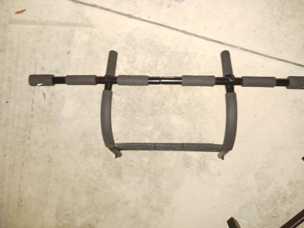 Brand New Golds Gym Pull Up Bar 8 Firm Look My Post Alot Items