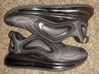 Black nike air max 720