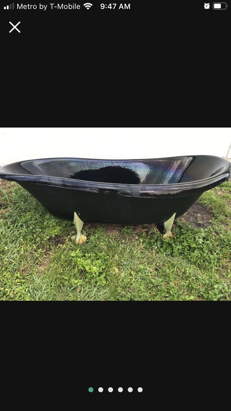 Cast Iron Claw Foot Bathtub