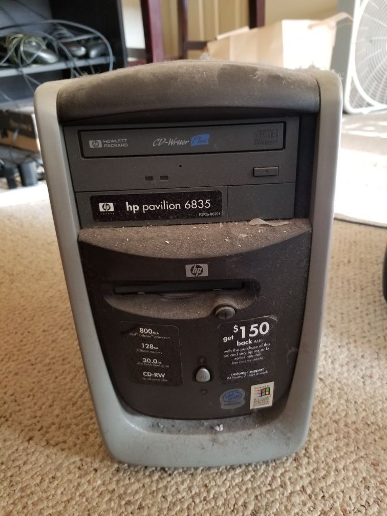 HP Pavillion 6835 800Mhz 30GB Windows 2000 or Me yes old school