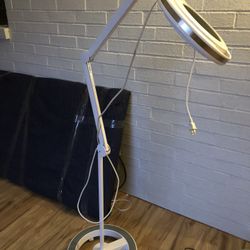 Esthetician Lamp 