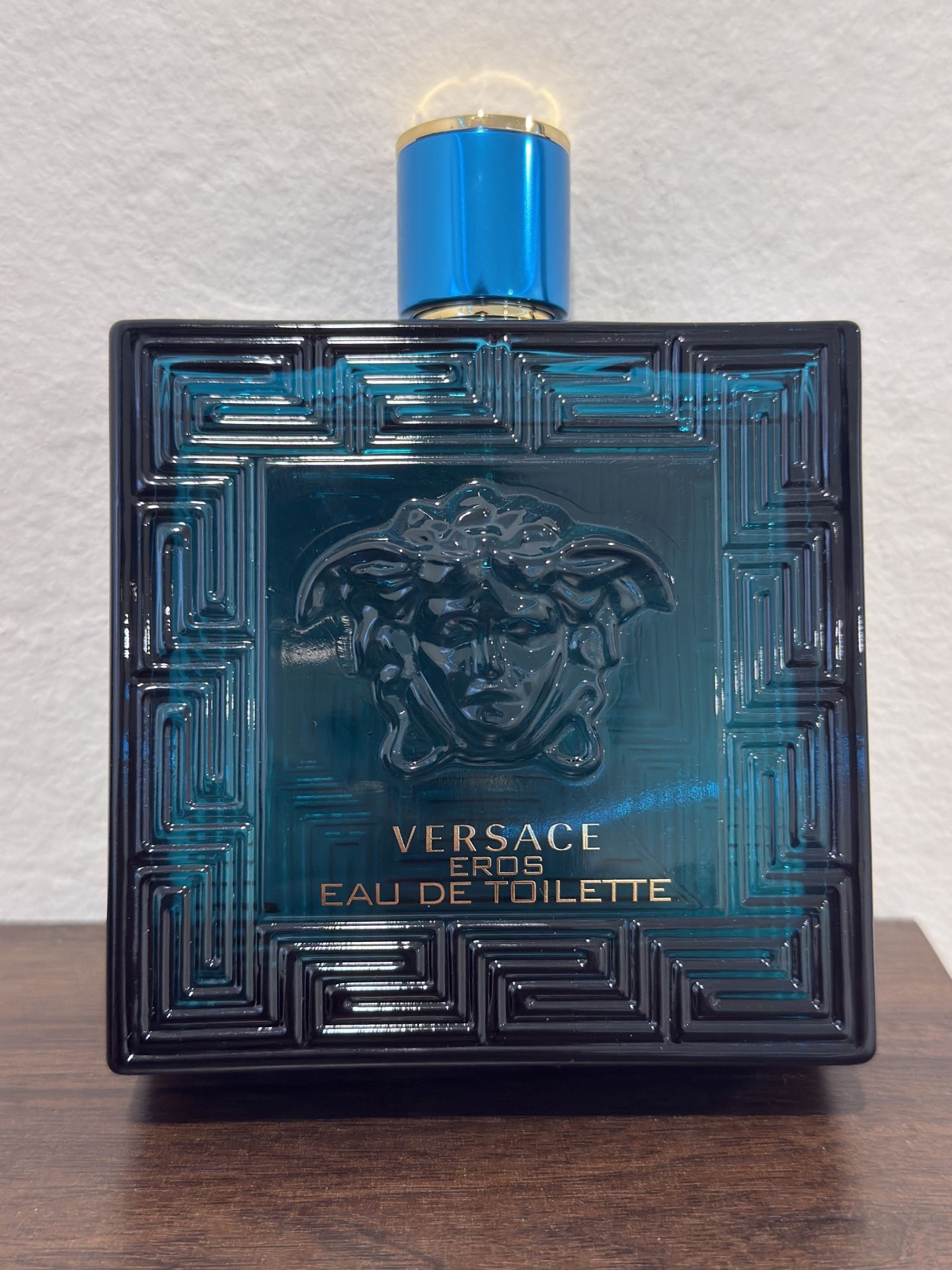 Brand New 6.7 oz, 200 ML, Men’s Versace Eros Eau De Toilette . Payment, Zell, Venmo, Apple Pay, Cash.