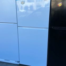 Samsung White Top Freezer Refrigerator Fridge With Ice Maker 