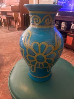 In the vintage world, this is an endangered species; Midcentury Raymon Bellini Very Large Pottery Vase: