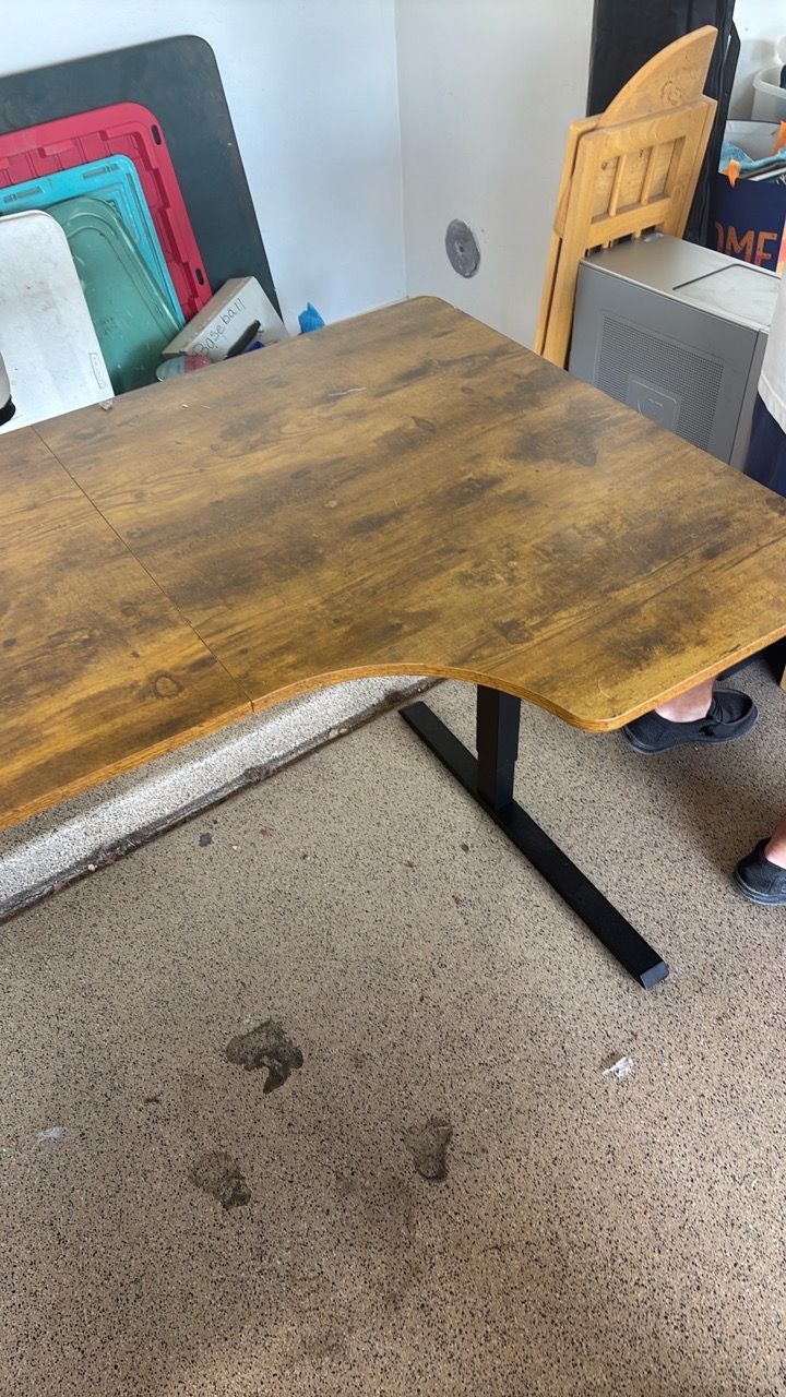 Computer desk for Sale in Mesa, AZ - OfferUp