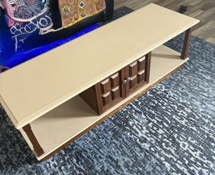 Vintage Style Coffee Table With Storage